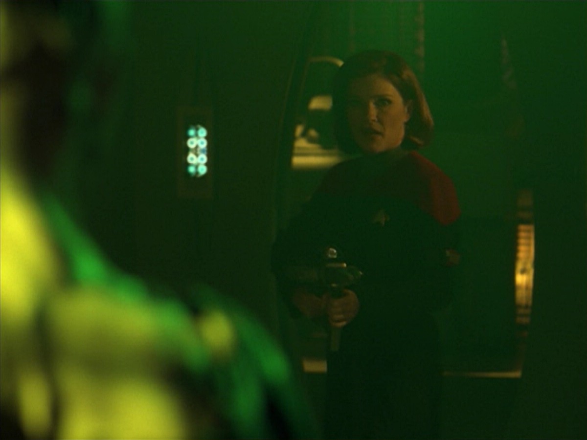 ariane179254_StarTrekVoyager_5x15_5x16_DarkFrontier_6870.jpg