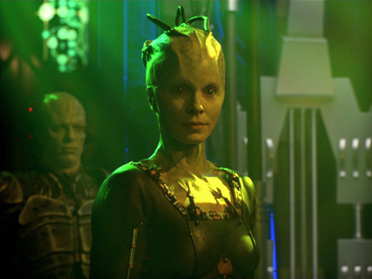ariane179254_StarTrekVoyager_5x15_5x16_DarkFrontier_6882.jpg