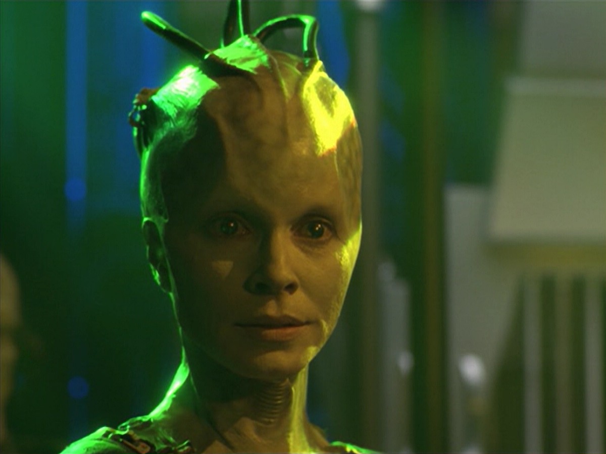 ariane179254_StarTrekVoyager_5x15_5x16_DarkFrontier_6893.jpg