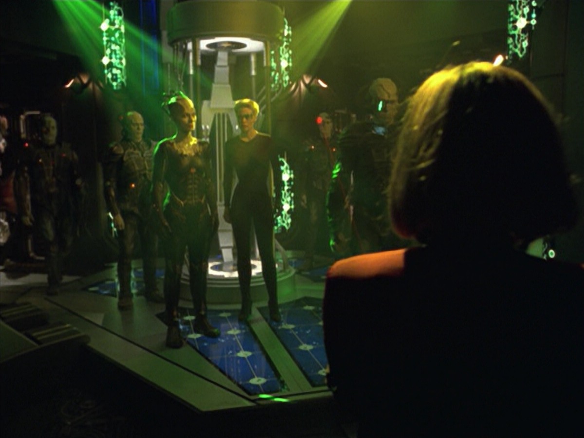ariane179254_StarTrekVoyager_5x15_5x16_DarkFrontier_6899.jpg