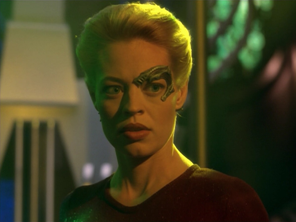 ariane179254_StarTrekVoyager_5x15_5x16_DarkFrontier_6935.jpg