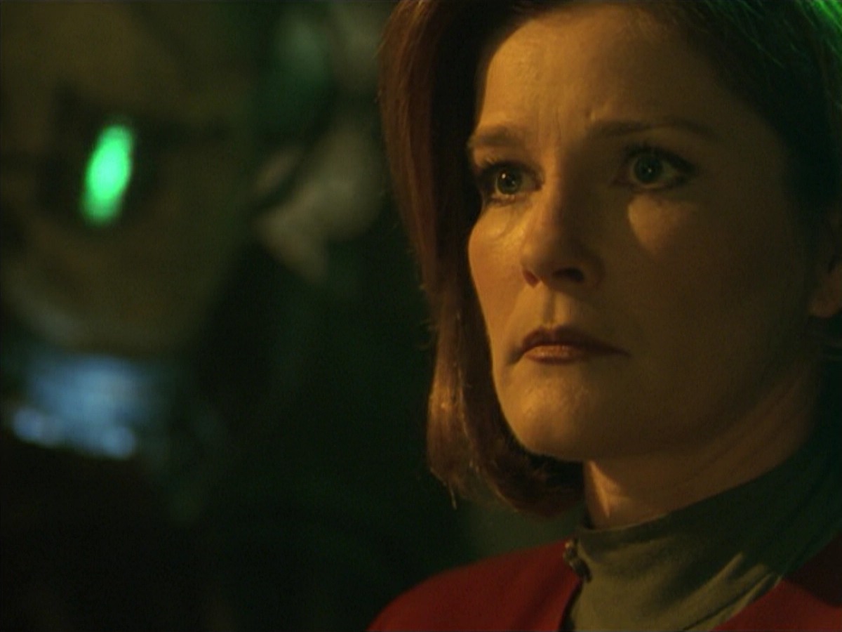 ariane179254_StarTrekVoyager_5x15_5x16_DarkFrontier_6956.jpg