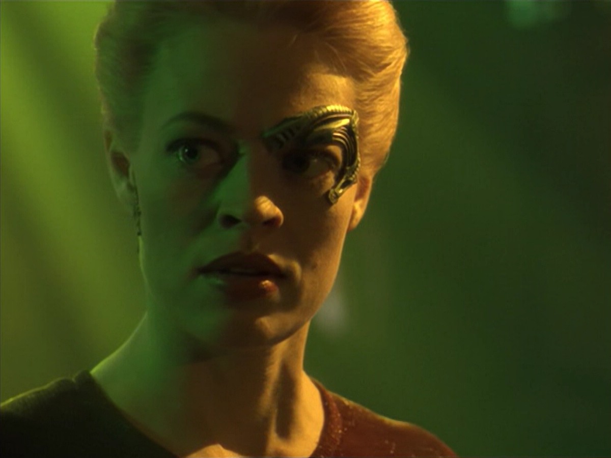 ariane179254_StarTrekVoyager_5x15_5x16_DarkFrontier_6959.jpg