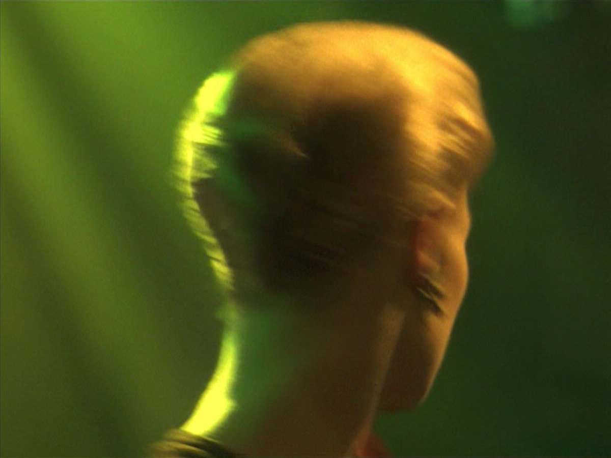 ariane179254_StarTrekVoyager_5x15_5x16_DarkFrontier_6960.jpg