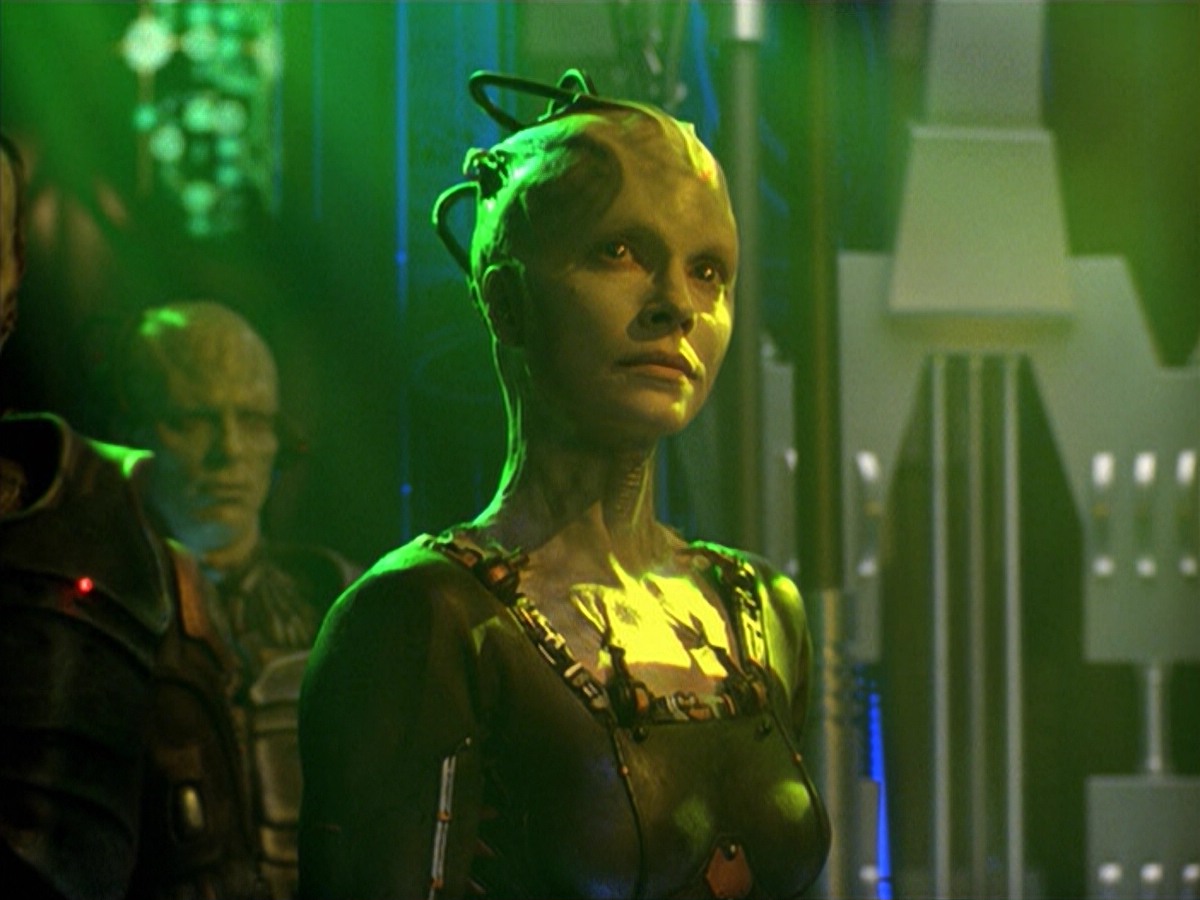 ariane179254_StarTrekVoyager_5x15_5x16_DarkFrontier_6974.jpg