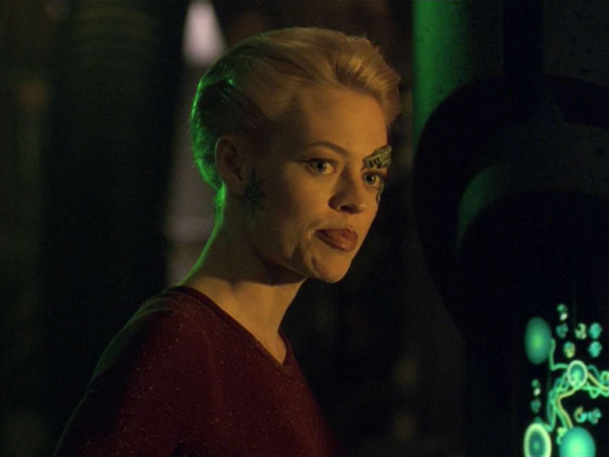 ariane179254_StarTrekVoyager_5x15_5x16_DarkFrontier_6977.jpg