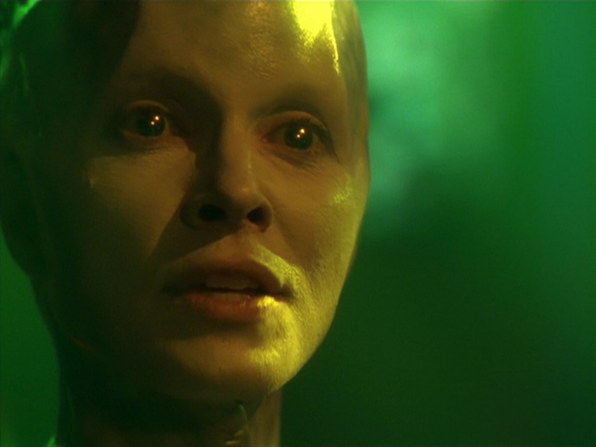 ariane179254_StarTrekVoyager_5x15_5x16_DarkFrontier_6986.jpg
