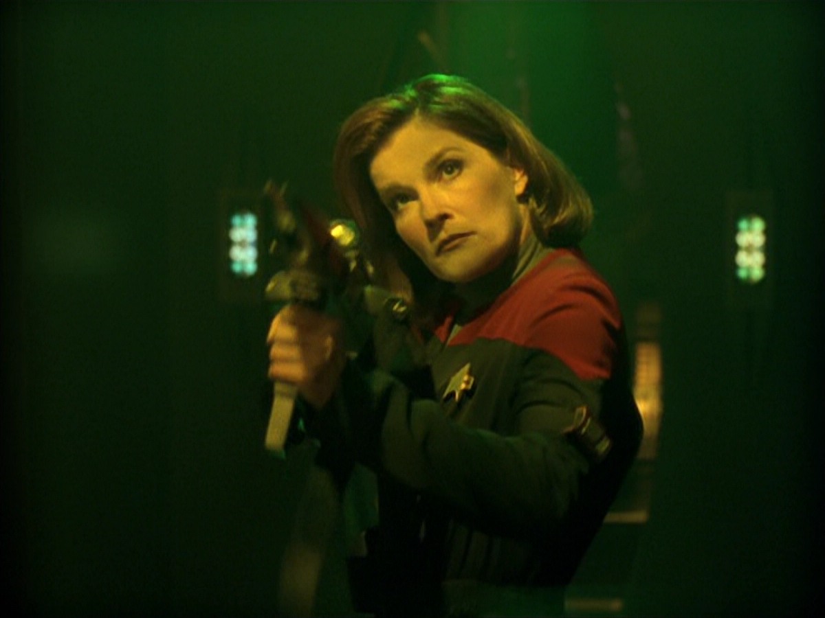 ariane179254_StarTrekVoyager_5x15_5x16_DarkFrontier_7003.jpg