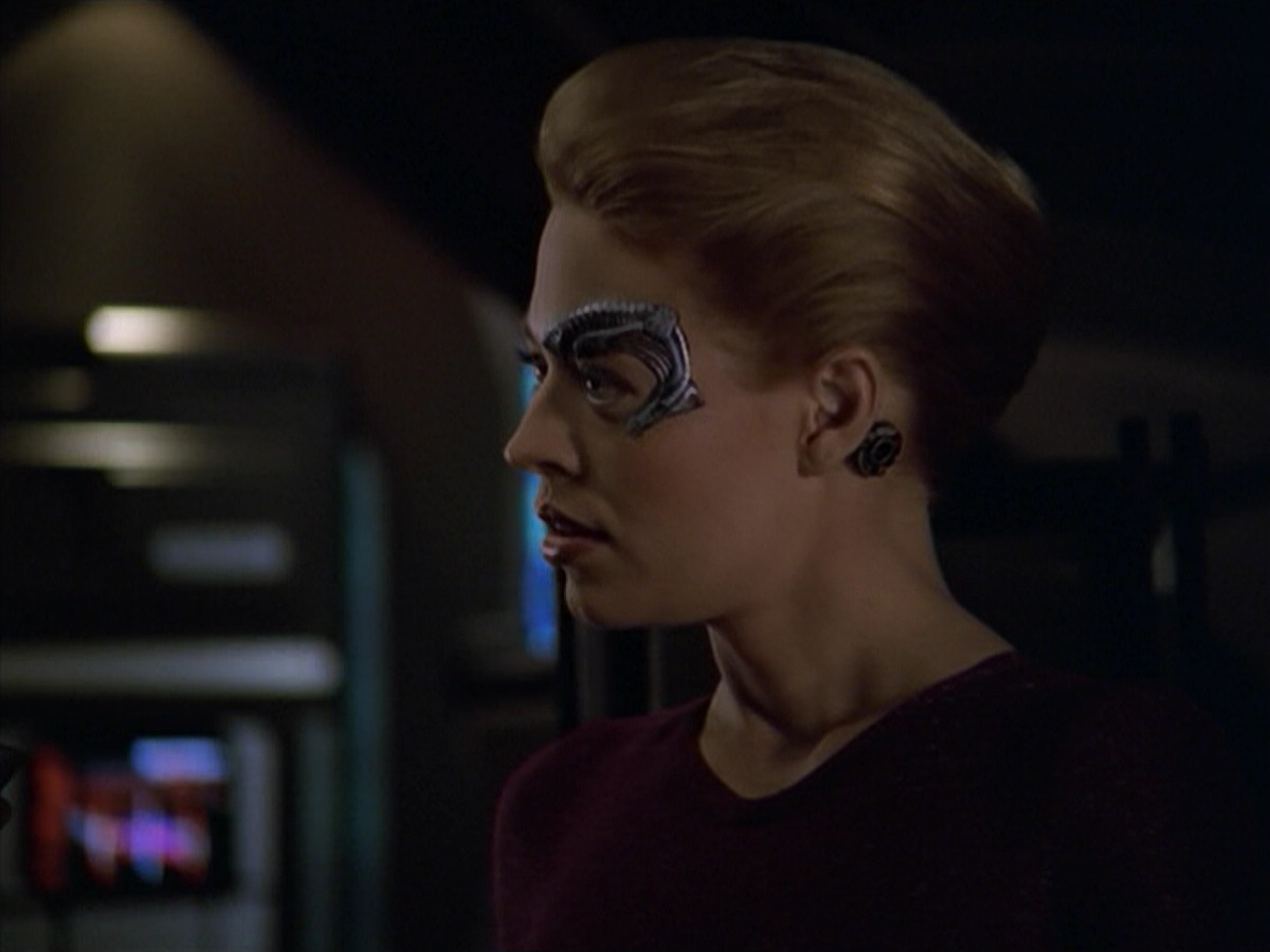 ariane179254_StarTrekVoyager_5x15_5x16_DarkFrontier_7035.jpg