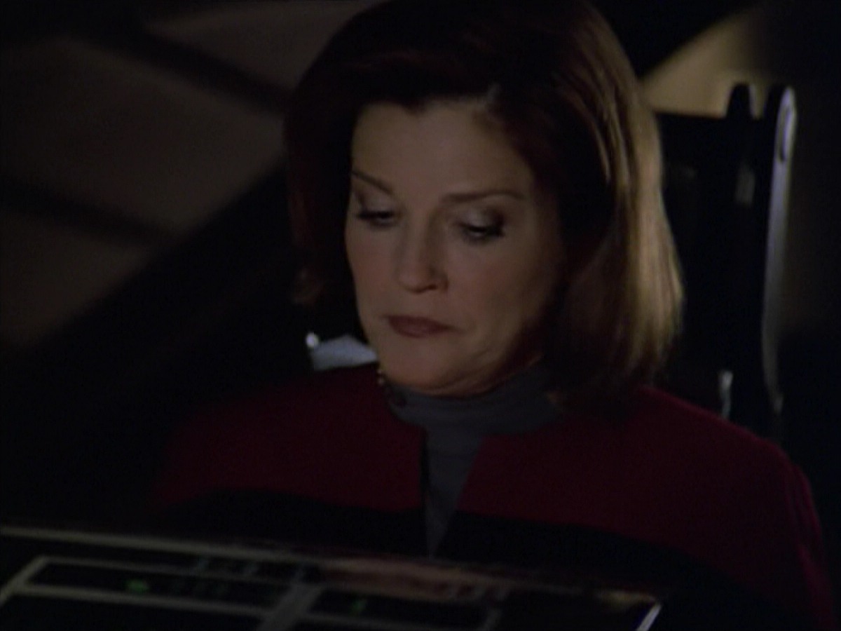 ariane179254_StarTrekVoyager_5x15_5x16_DarkFrontier_7051.jpg