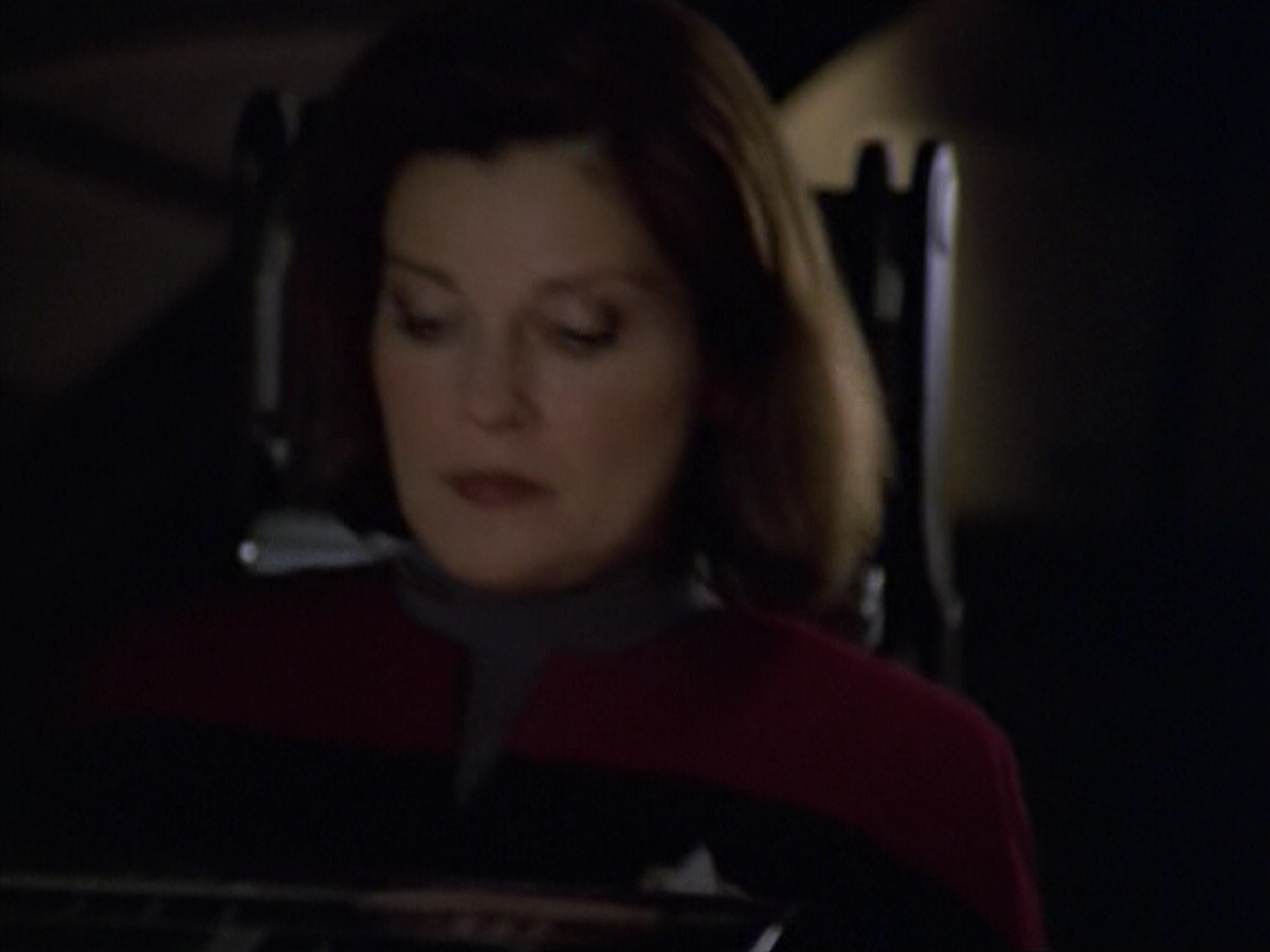 ariane179254_StarTrekVoyager_5x15_5x16_DarkFrontier_7059.jpg