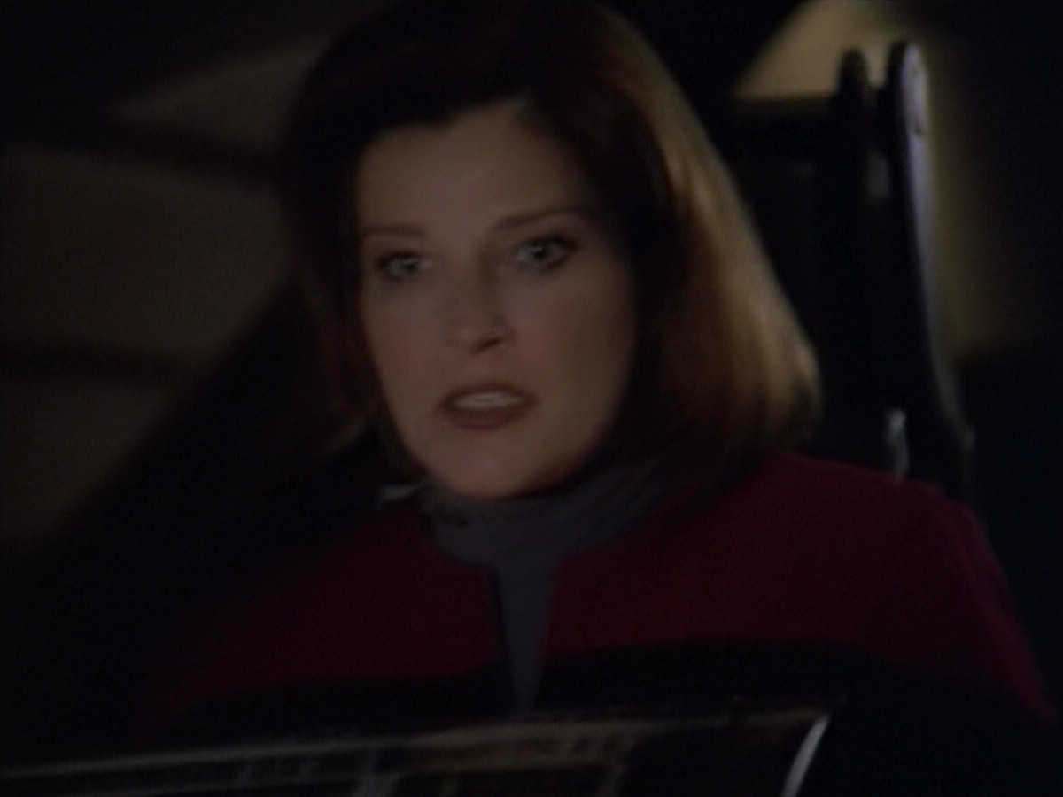 ariane179254_StarTrekVoyager_5x15_5x16_DarkFrontier_7060.jpg