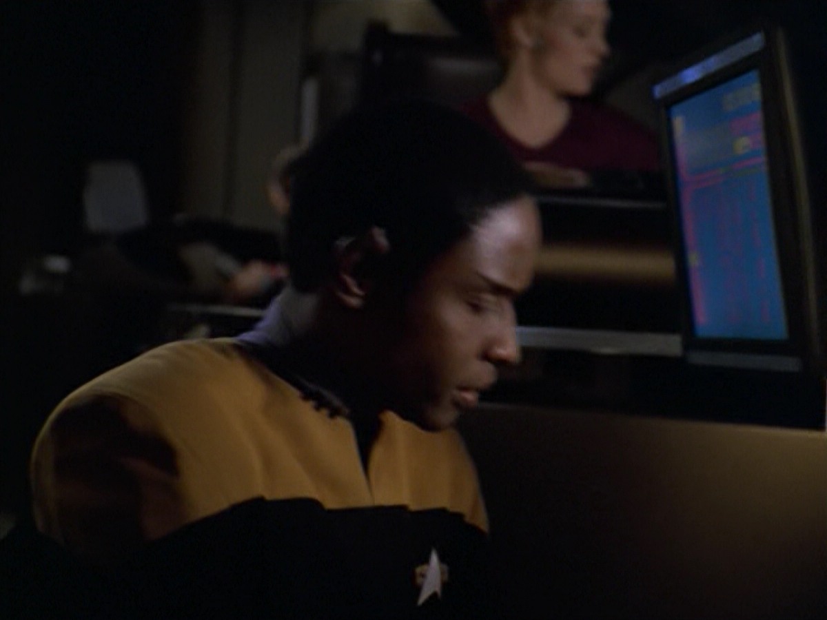 ariane179254_StarTrekVoyager_5x15_5x16_DarkFrontier_7090.jpg