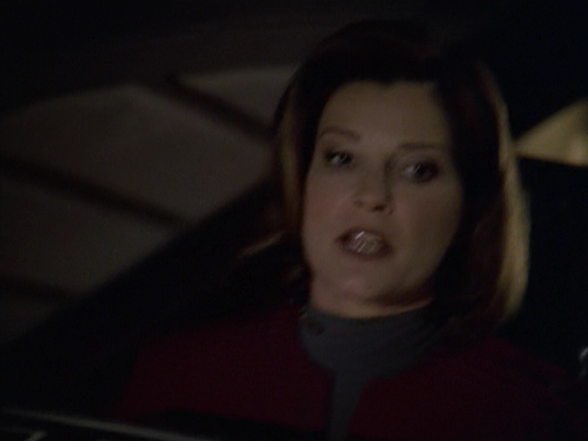 ariane179254_StarTrekVoyager_5x15_5x16_DarkFrontier_7093.jpg