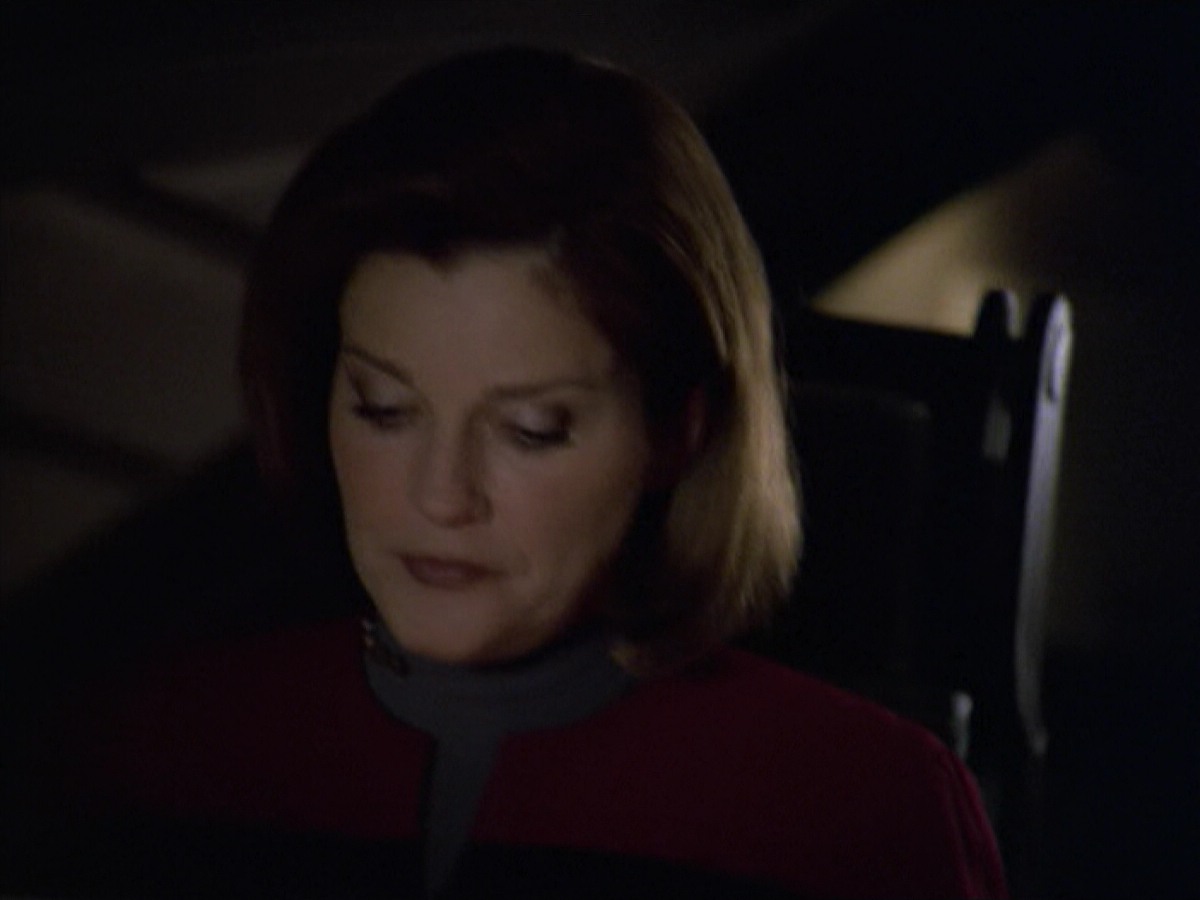 ariane179254_StarTrekVoyager_5x15_5x16_DarkFrontier_7094.jpg