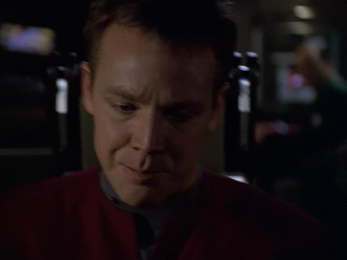 ariane179254_StarTrekVoyager_5x15_5x16_DarkFrontier_7108.jpg