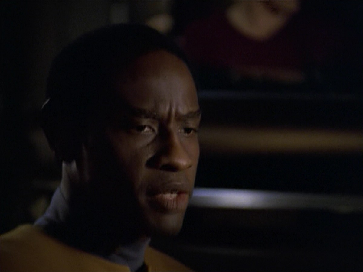 ariane179254_StarTrekVoyager_5x15_5x16_DarkFrontier_7110.jpg