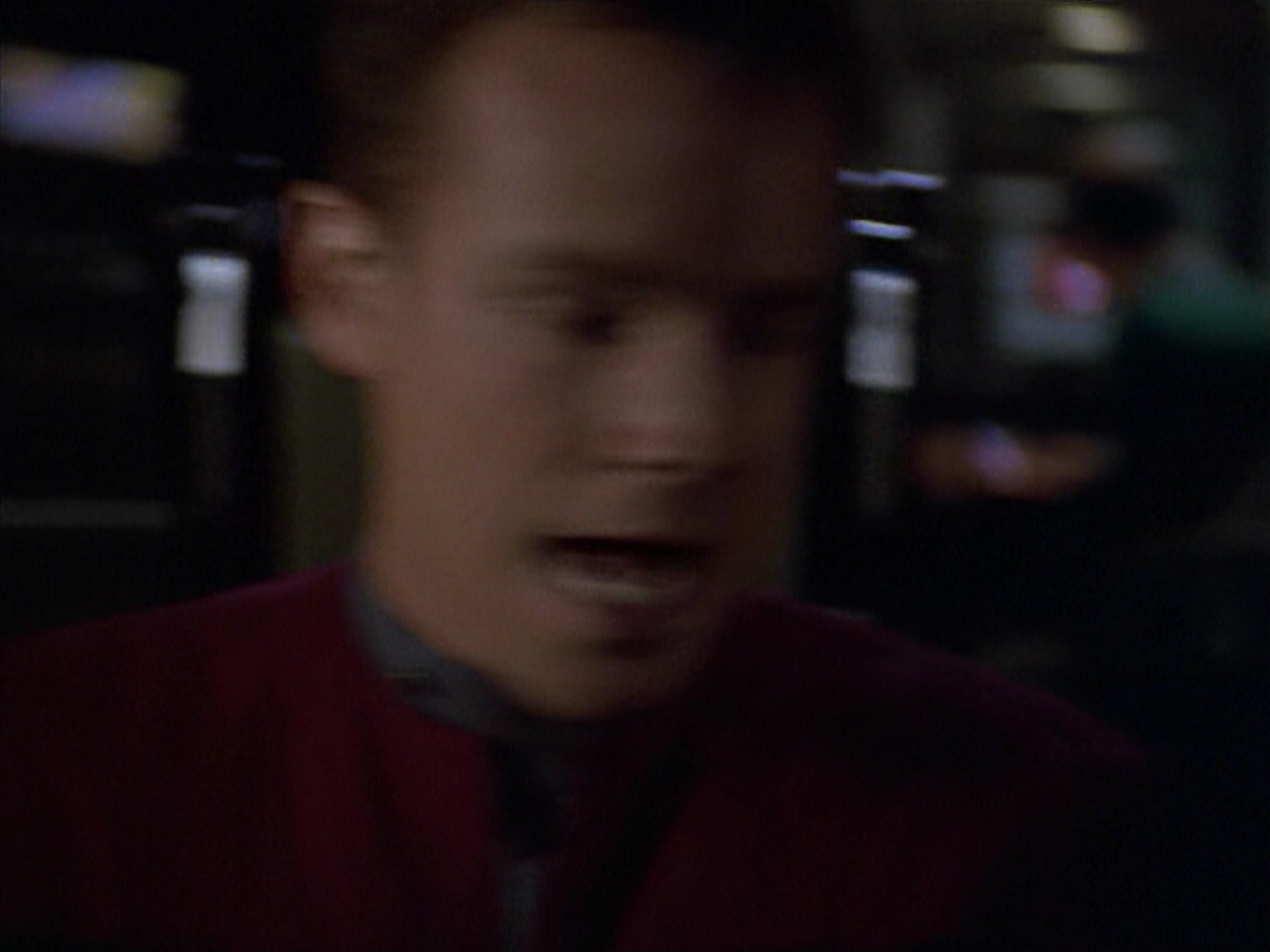 ariane179254_StarTrekVoyager_5x15_5x16_DarkFrontier_7115.jpg