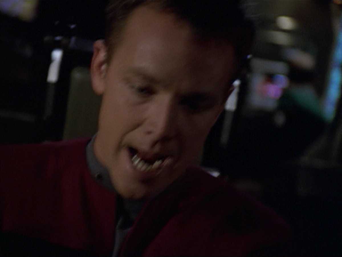 ariane179254_StarTrekVoyager_5x15_5x16_DarkFrontier_7116.jpg