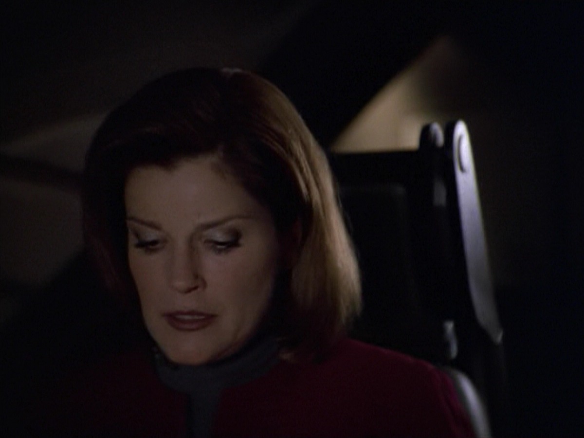 ariane179254_StarTrekVoyager_5x15_5x16_DarkFrontier_7128.jpg