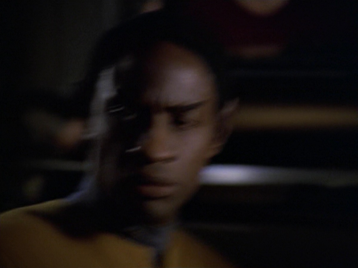 ariane179254_StarTrekVoyager_5x15_5x16_DarkFrontier_7136.jpg