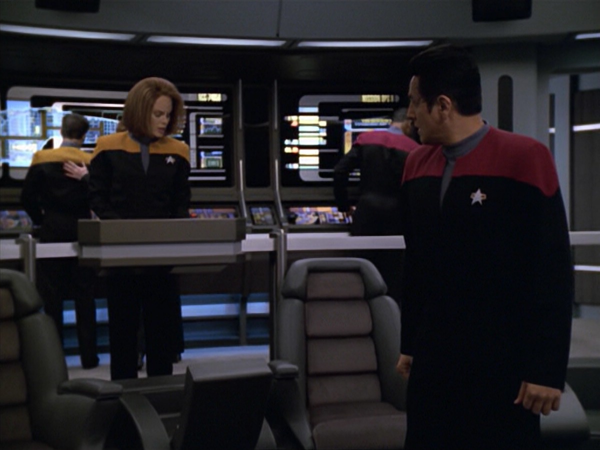 ariane179254_StarTrekVoyager_5x15_5x16_DarkFrontier_7145.jpg