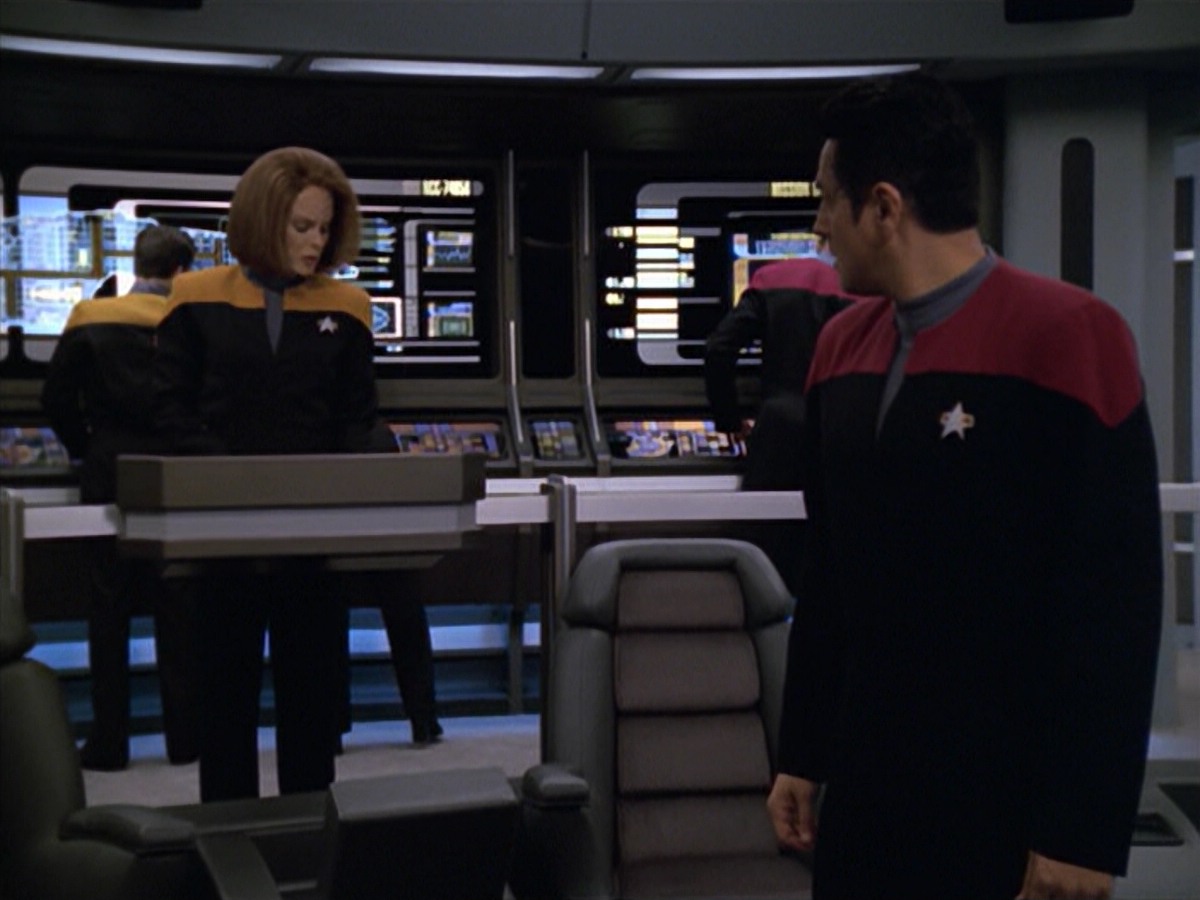 ariane179254_StarTrekVoyager_5x15_5x16_DarkFrontier_7147.jpg