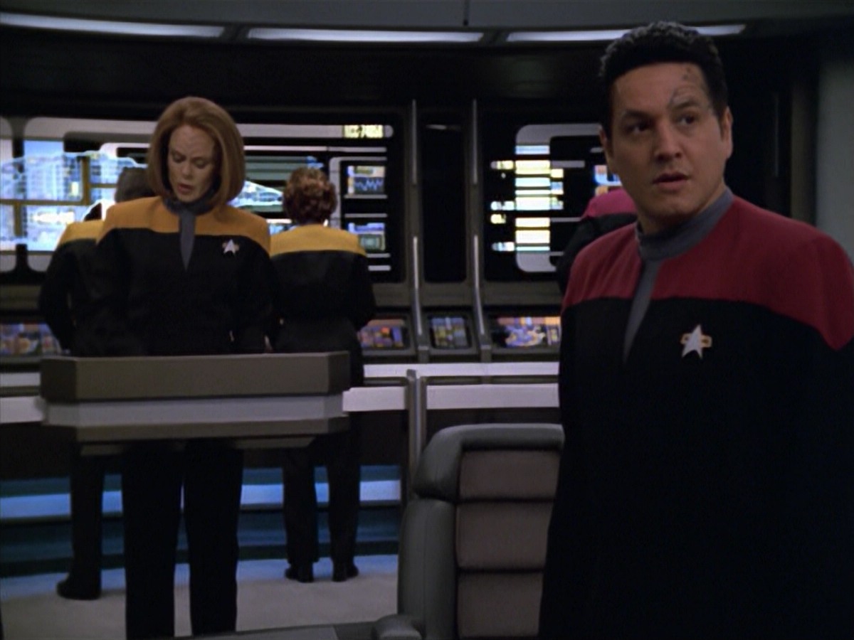 ariane179254_StarTrekVoyager_5x15_5x16_DarkFrontier_7149.jpg