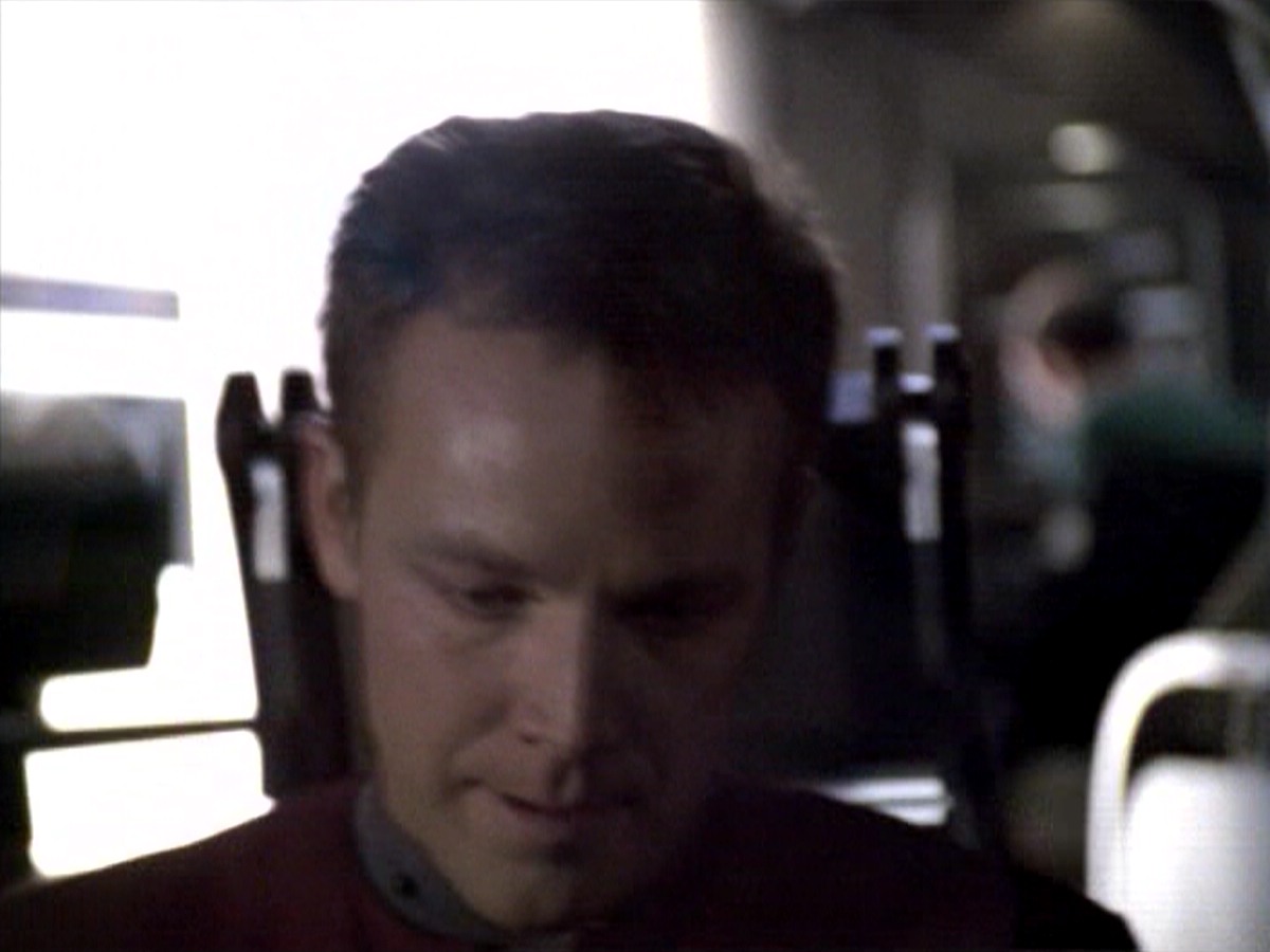 ariane179254_StarTrekVoyager_5x15_5x16_DarkFrontier_7175.jpg