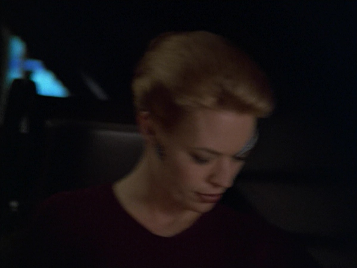 ariane179254_StarTrekVoyager_5x15_5x16_DarkFrontier_7190.jpg