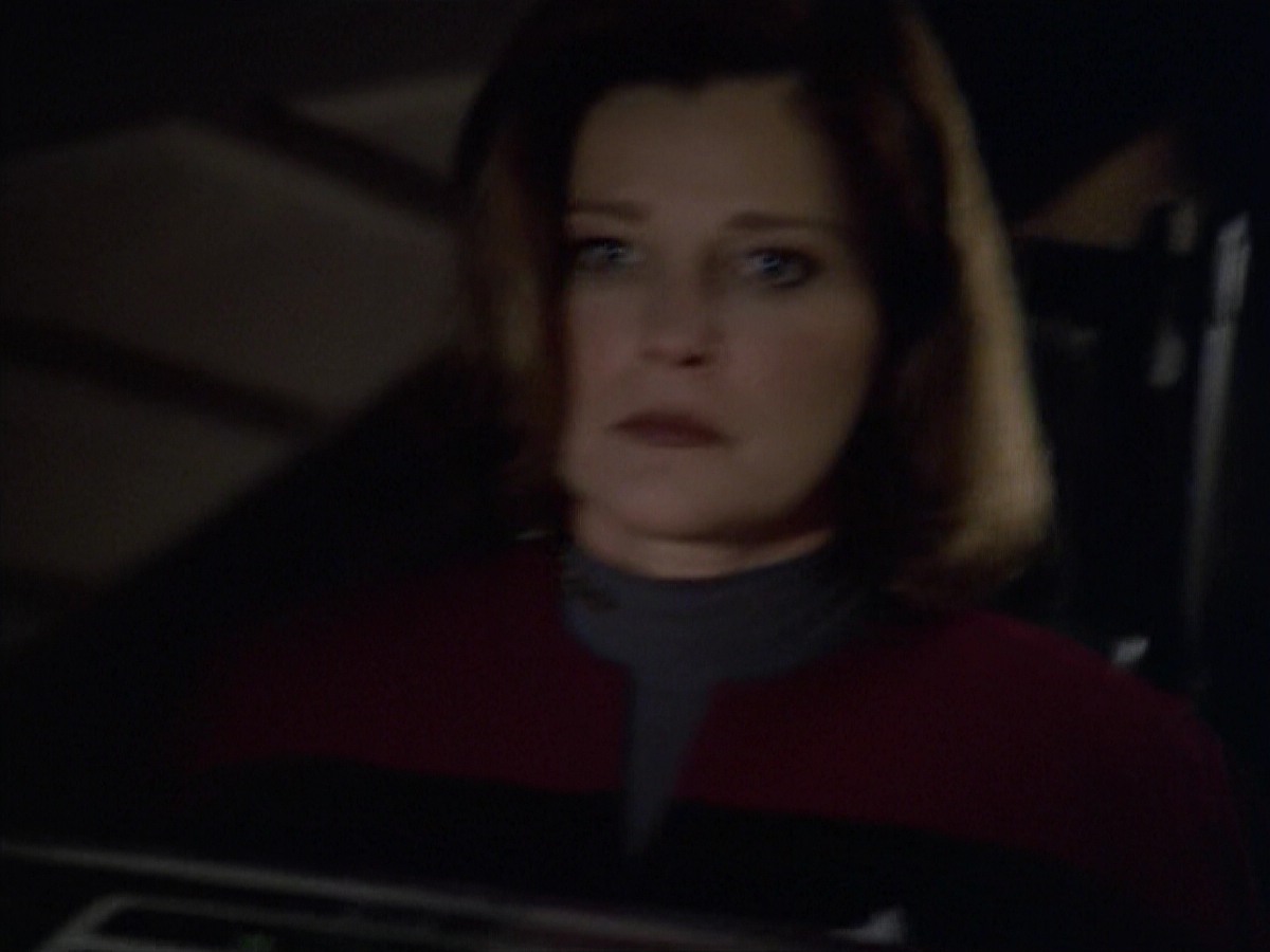 ariane179254_StarTrekVoyager_5x15_5x16_DarkFrontier_7193.jpg