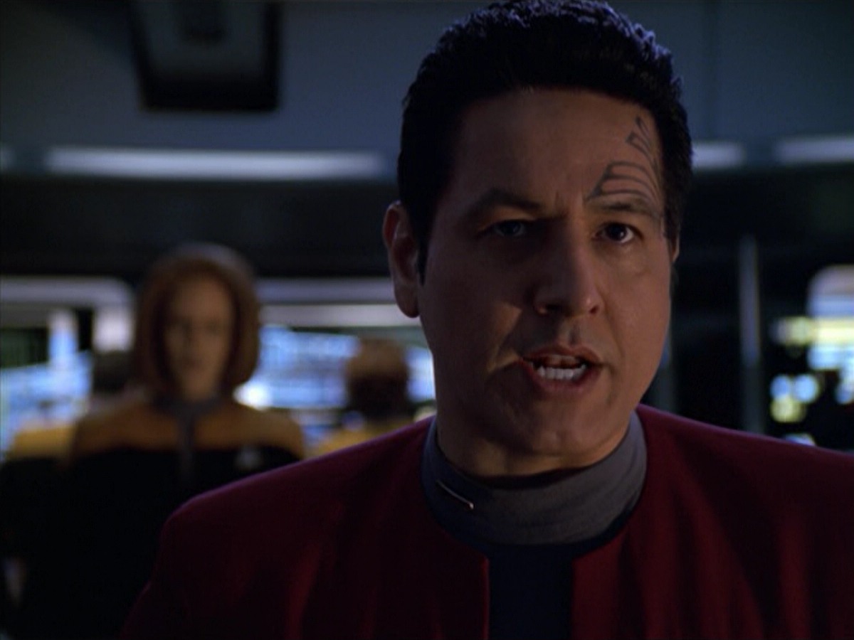 ariane179254_StarTrekVoyager_5x15_5x16_DarkFrontier_7216.jpg