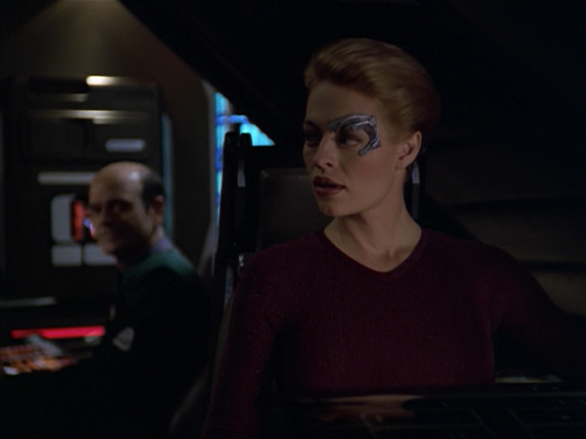 ariane179254_StarTrekVoyager_5x15_5x16_DarkFrontier_7255.jpg