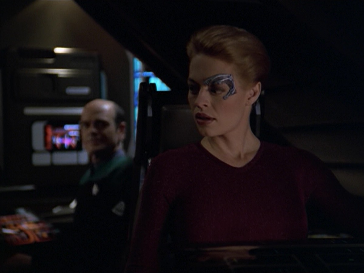 ariane179254_StarTrekVoyager_5x15_5x16_DarkFrontier_7256.jpg