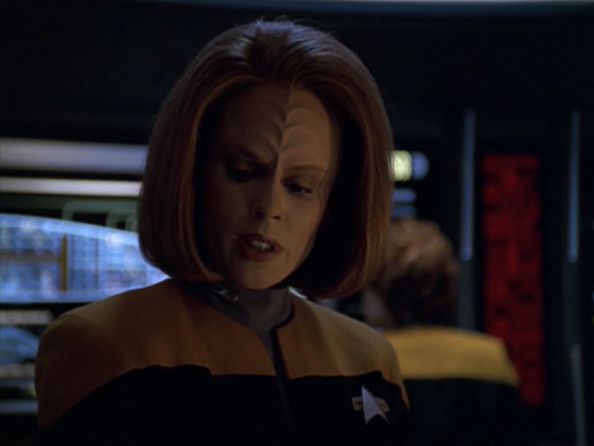 ariane179254_StarTrekVoyager_5x15_5x16_DarkFrontier_7261.jpg