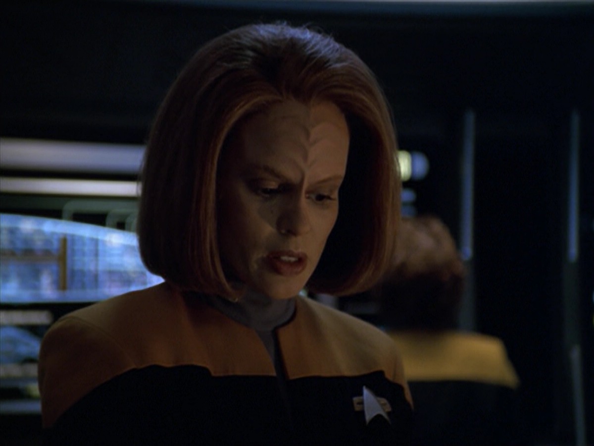 ariane179254_StarTrekVoyager_5x15_5x16_DarkFrontier_7262.jpg