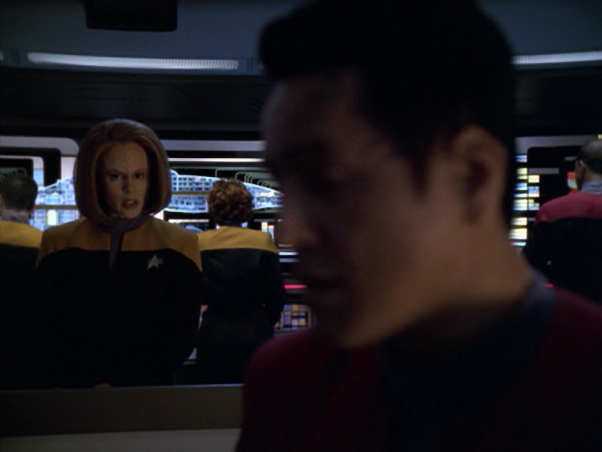 ariane179254_StarTrekVoyager_5x15_5x16_DarkFrontier_7266.jpg