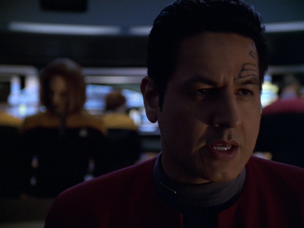 ariane179254_StarTrekVoyager_5x15_5x16_DarkFrontier_7271.jpg