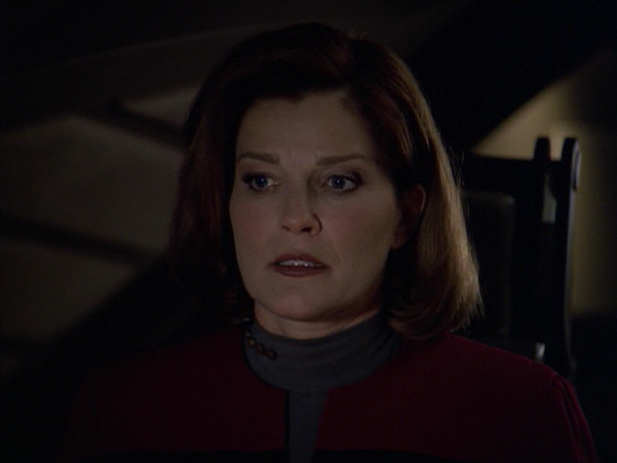 ariane179254_StarTrekVoyager_5x15_5x16_DarkFrontier_7272.jpg