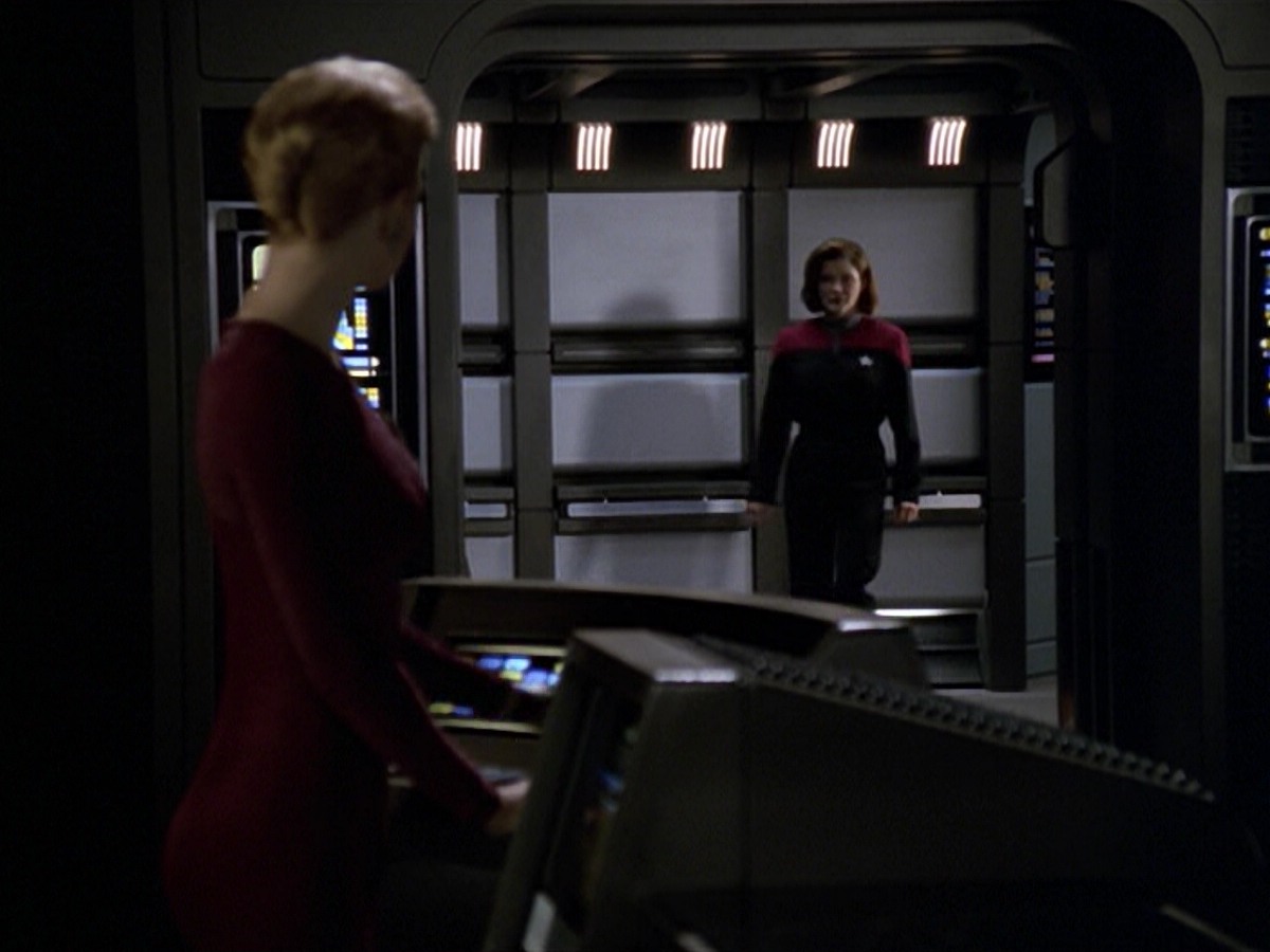 ariane179254_StarTrekVoyager_5x15_5x16_DarkFrontier_7322.jpg