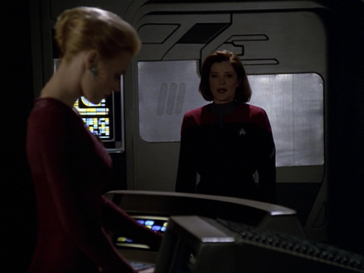 ariane179254_StarTrekVoyager_5x15_5x16_DarkFrontier_7329.jpg