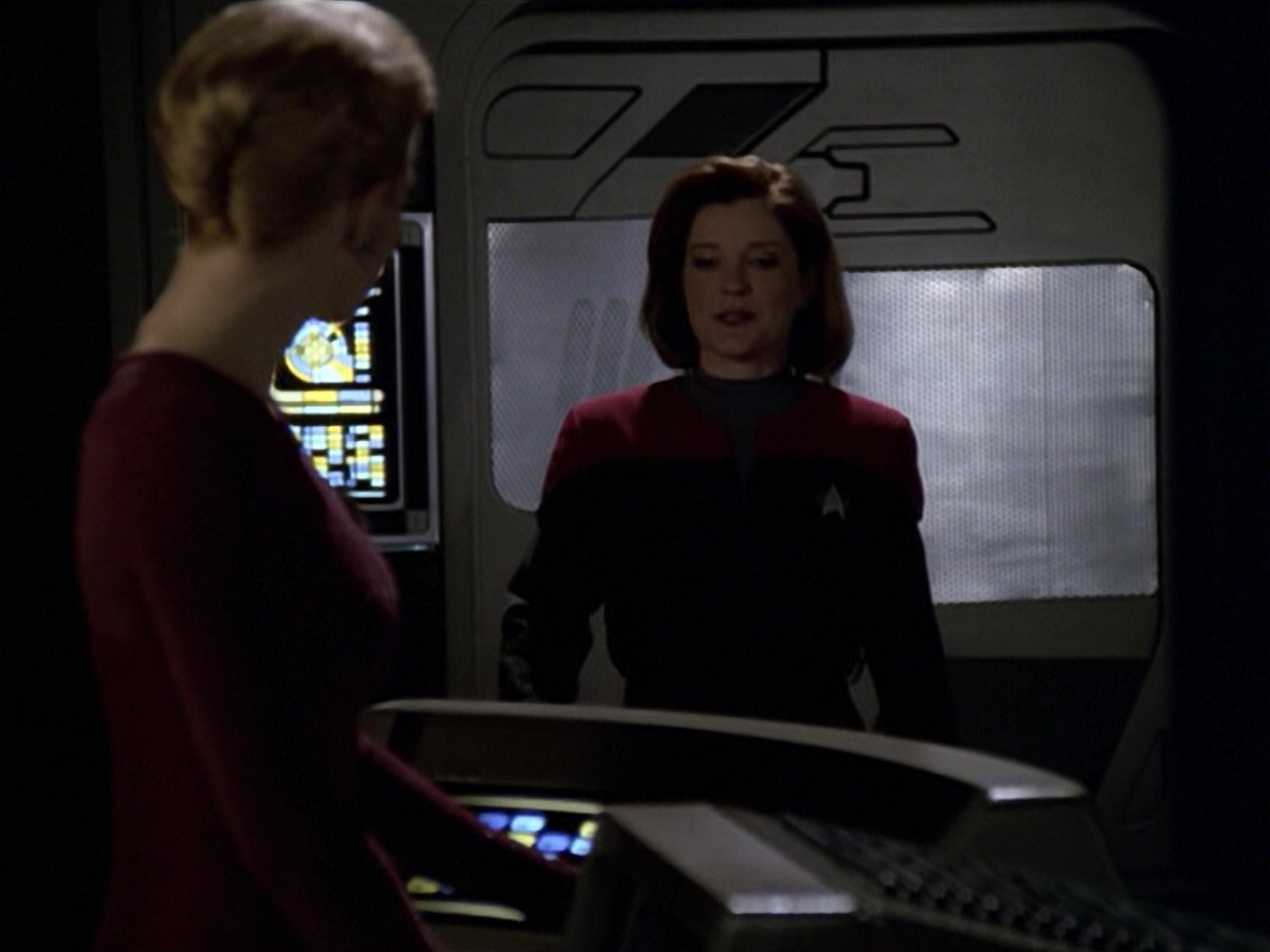 ariane179254_StarTrekVoyager_5x15_5x16_DarkFrontier_7330.jpg