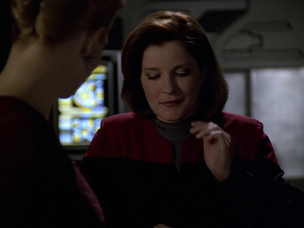 ariane179254_StarTrekVoyager_5x15_5x16_DarkFrontier_7343.jpg