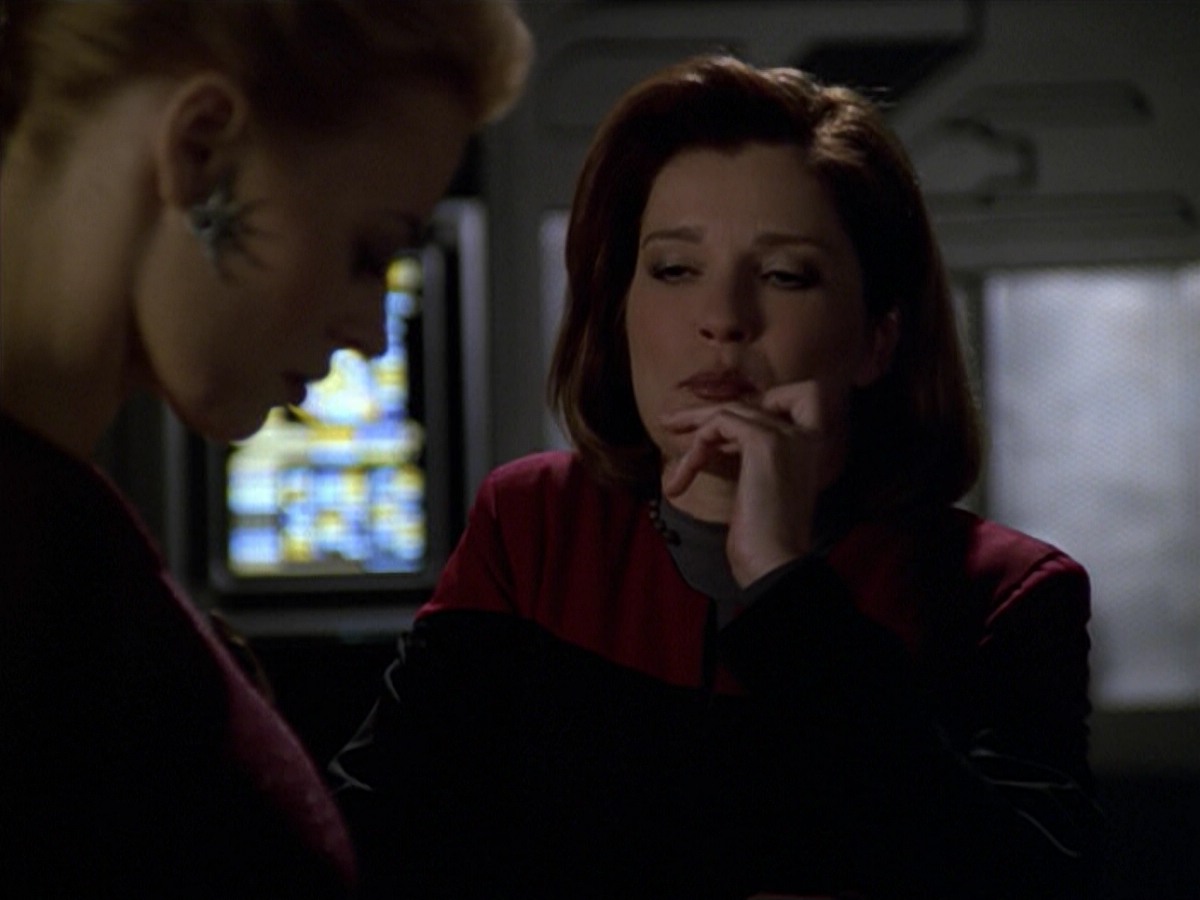 ariane179254_StarTrekVoyager_5x15_5x16_DarkFrontier_7348.jpg