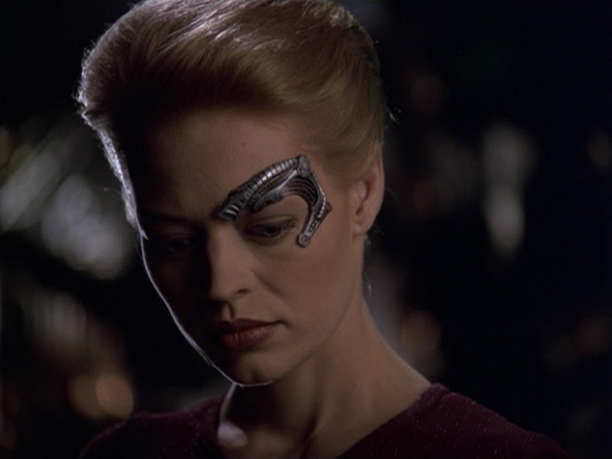ariane179254_StarTrekVoyager_5x15_5x16_DarkFrontier_7369.jpg
