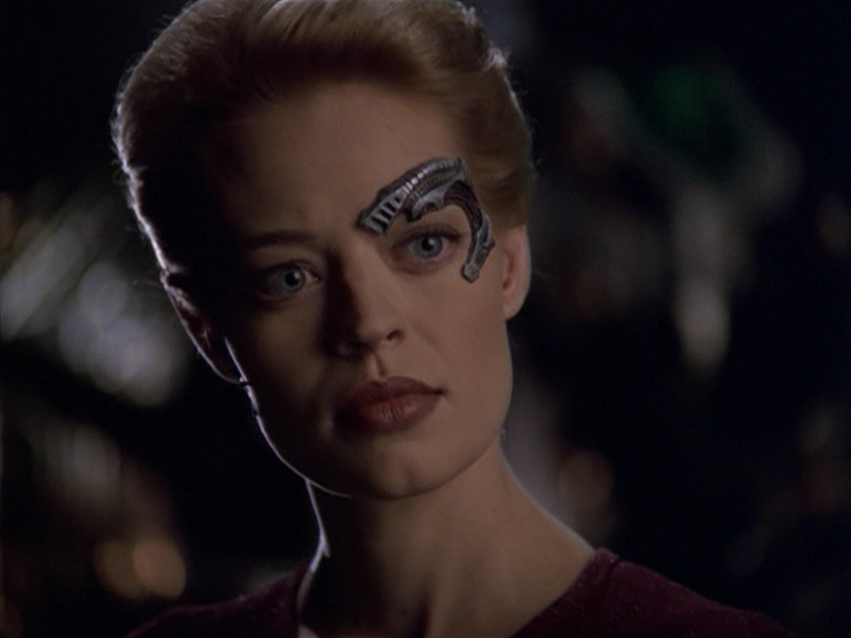 ariane179254_StarTrekVoyager_5x15_5x16_DarkFrontier_7374.jpg