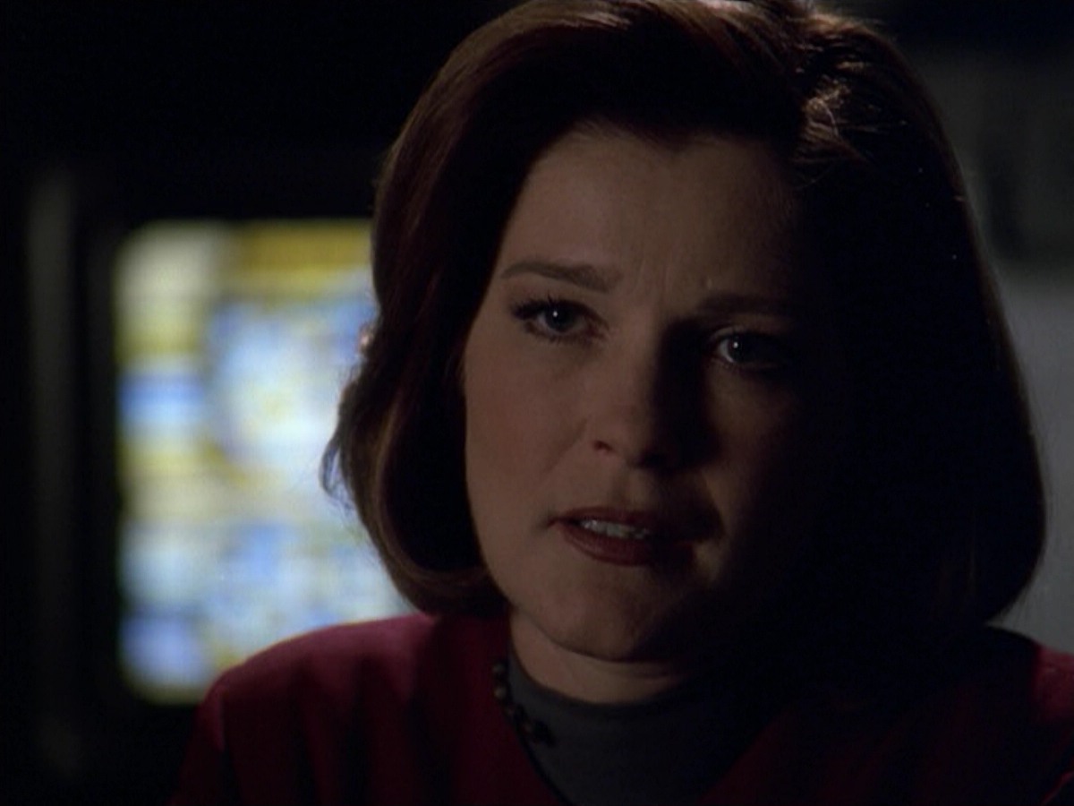 ariane179254_StarTrekVoyager_5x15_5x16_DarkFrontier_7406.jpg