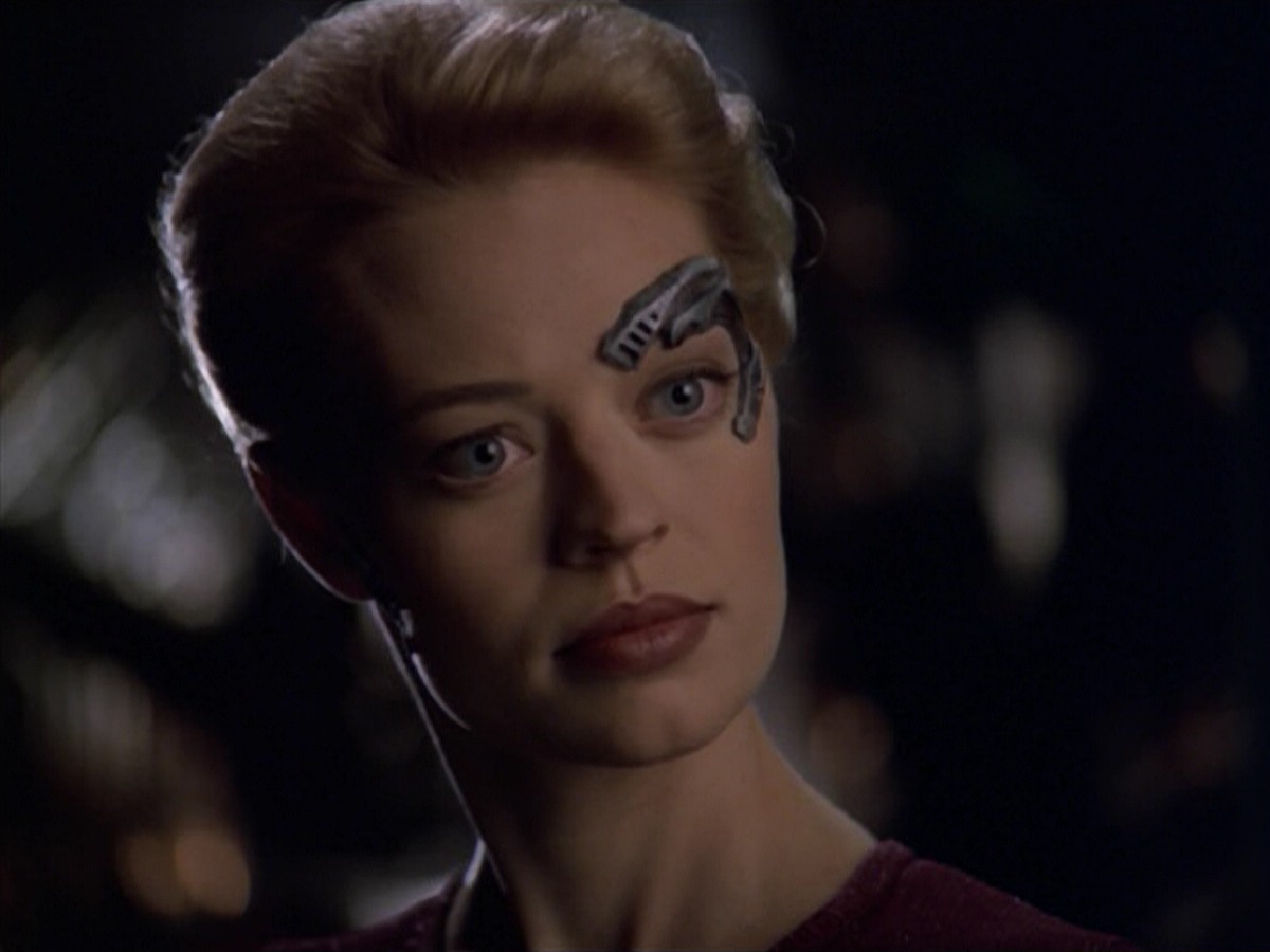 ariane179254_StarTrekVoyager_5x15_5x16_DarkFrontier_7408.jpg