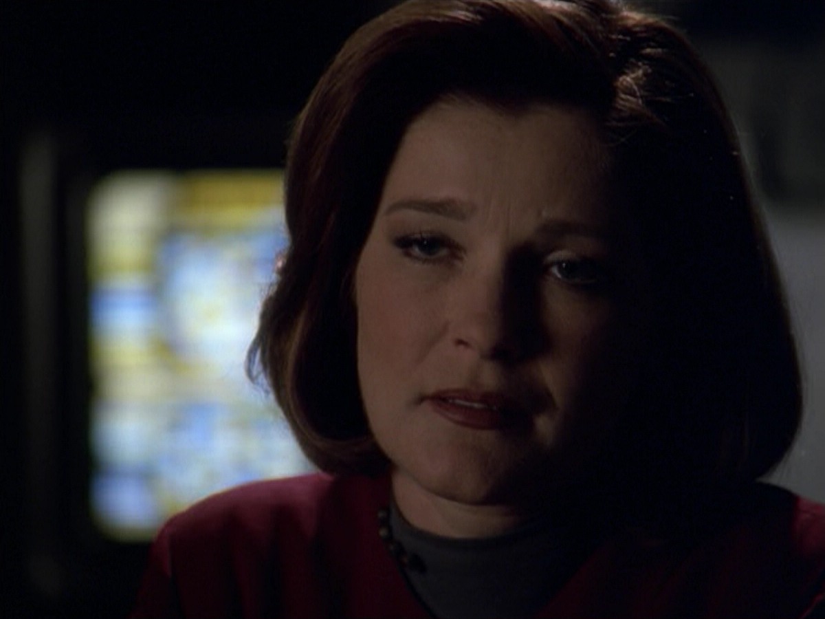 ariane179254_StarTrekVoyager_5x15_5x16_DarkFrontier_7410.jpg