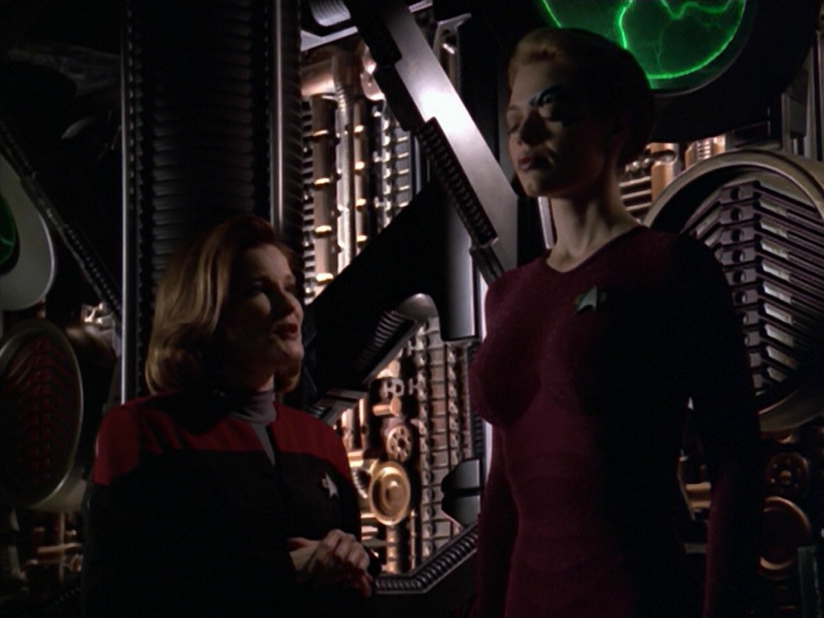 ariane179254_StarTrekVoyager_5x15_5x16_DarkFrontier_7446.jpg